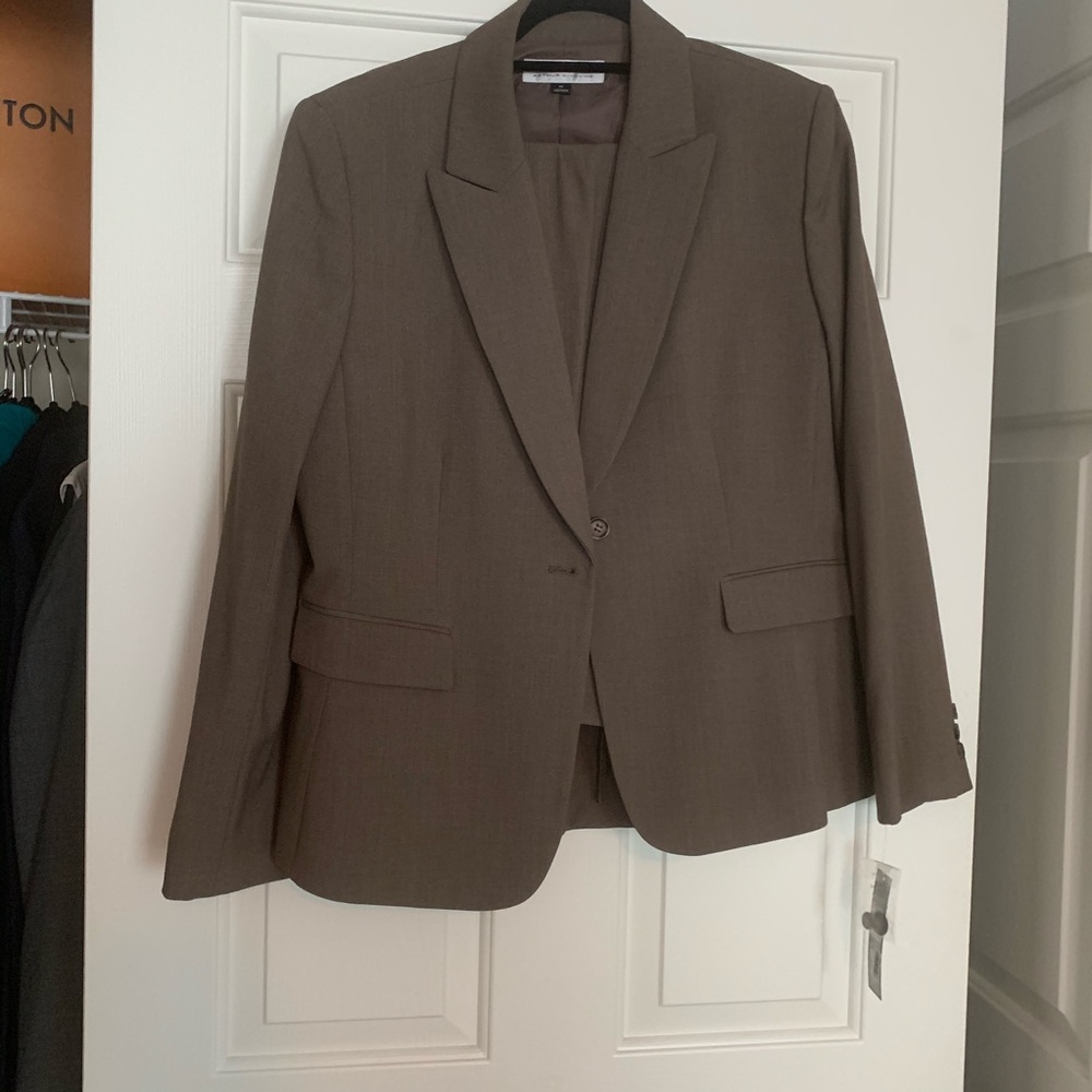 Women’s pant suit